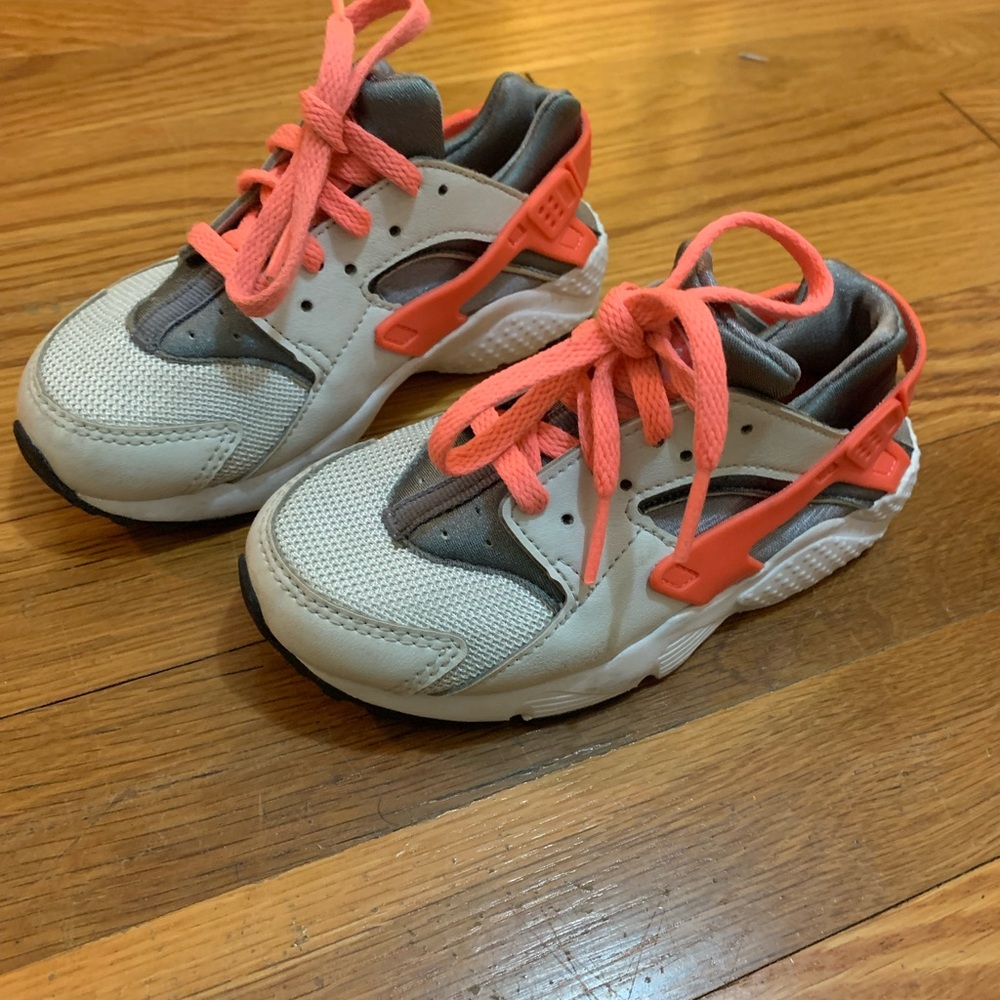 Girls Huarache run white/orange/grey